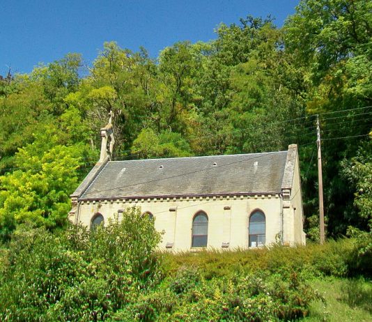 Католики продали Румунській православній церкві порожню церковцю під Парижем