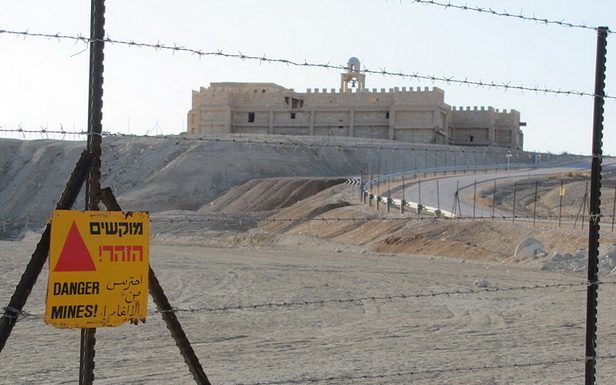 Заміновані “храми-примари” біля Йордану розчистять і відкриють для паломників