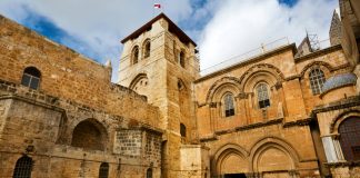 У Єрусалимі на знак протесту закрили храм Воскресіння Христового