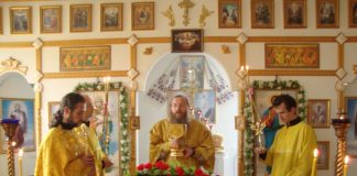 Архієпископ Афанасій (Шкурупій) звершив Божественну літургію