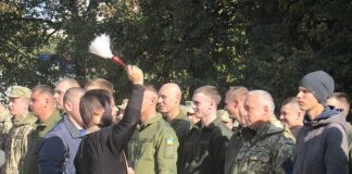 Перші призовники Харківщини отримали благословення священика