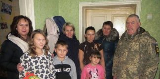 Військовий капелан Харківсько-Полтавської єпархії ПЦУ привітав дітей із святим Миколаєм.