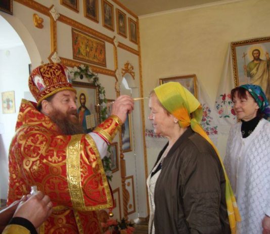 Жінки-мироносиці землі української