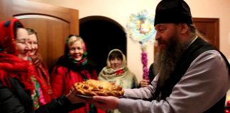 Єпархіальний хор вітає архієпископа Афанасія