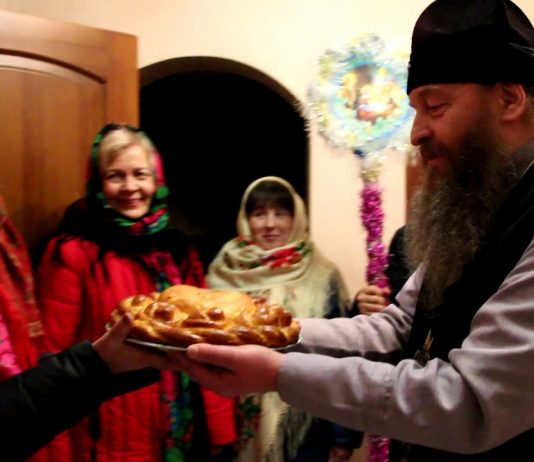 Єпархіальний хор вітає архієпископа Афанасія