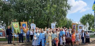 Архієпископ Афанасій освятив наріжний камінь нового храму в в м. Новомиргород
