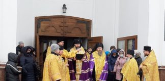 Архієпископ Афанасій взяв участь у спільному молінні за Україну та її захисників