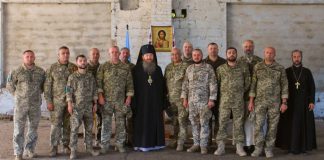 Архієпископ Афанасій благословив воїнів