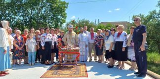Архієпископ Афанасій освятив будівництво храму