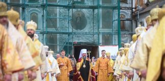 Архієпископ Афанасій служив спільно із Предстоятелем у Київо-Печерській Лаврі