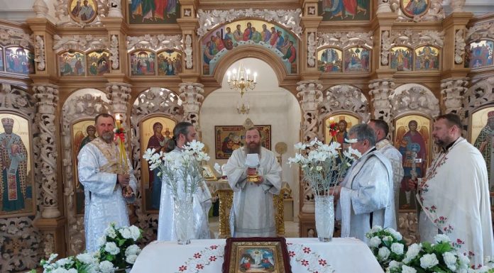 Архієрейське Богослужіння в день перенесення мощів Миколая Чудотворця